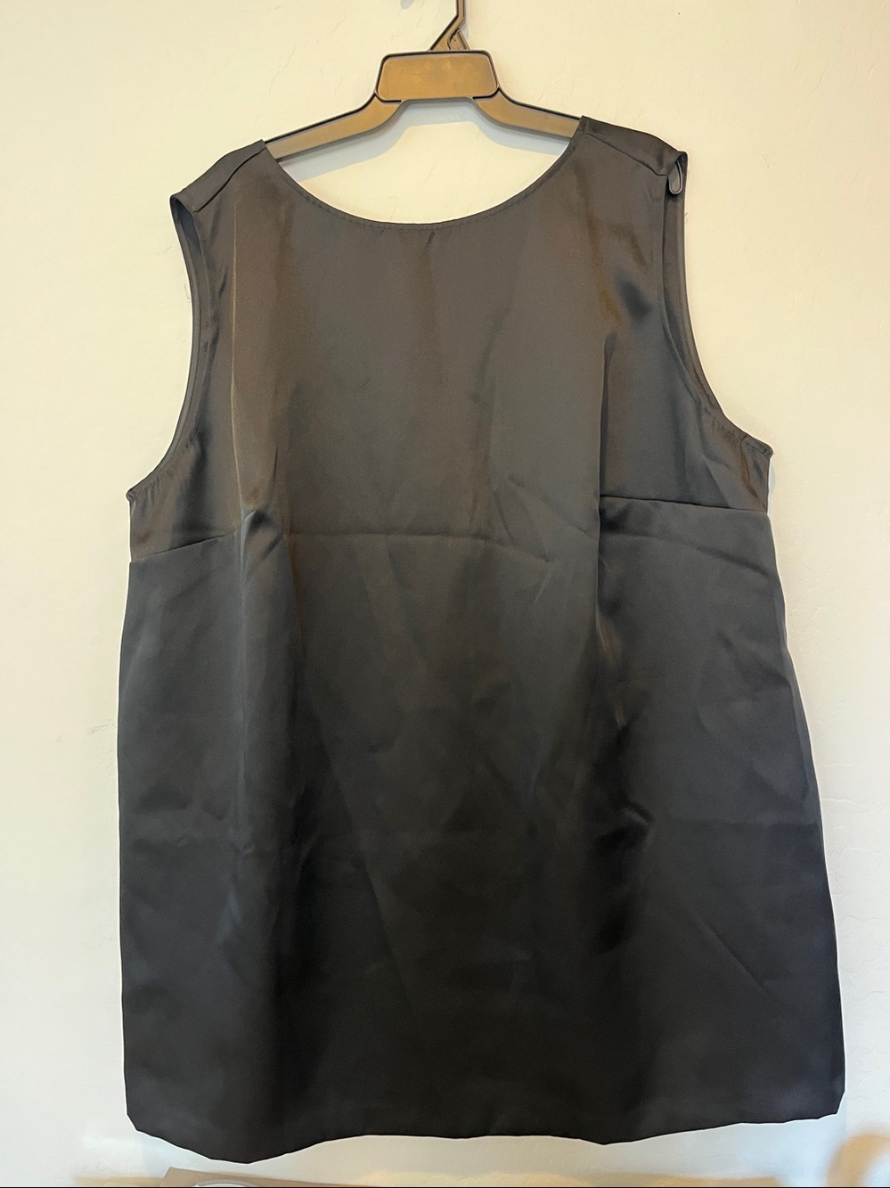 H&M Black Women 3XL Sleeveless Satin-style Tunic Top Deep V-Back Rhinestone Bow